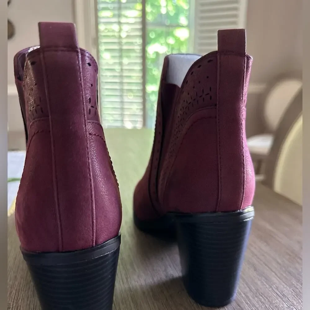 Mia Ladies’ Burgundy Faux Suede Heeled Ankle Boots Size 9 New western-inspired